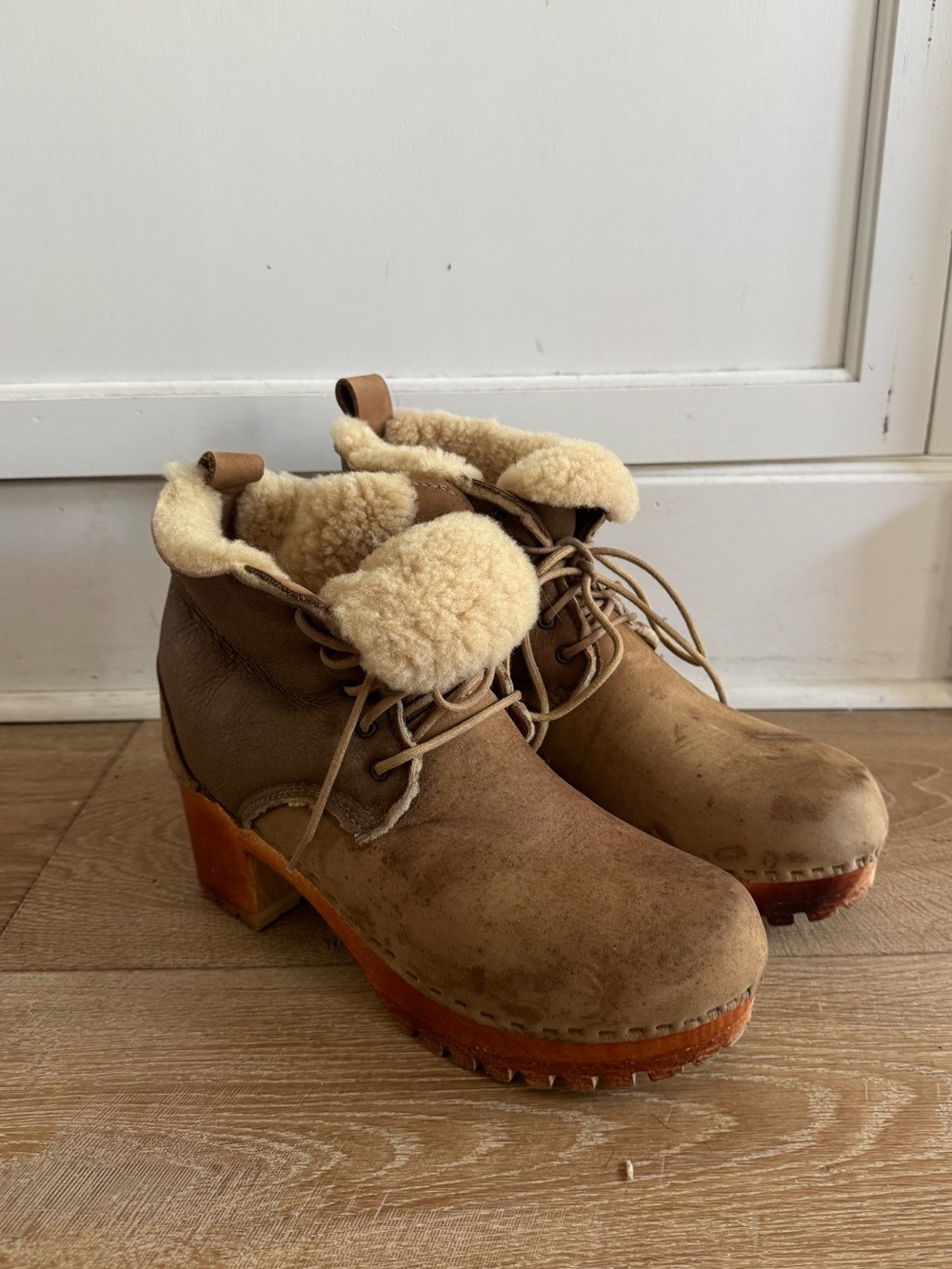 No. 6 Shearling Tan Suede Clog Boots - READ DESCRIPTION❗️